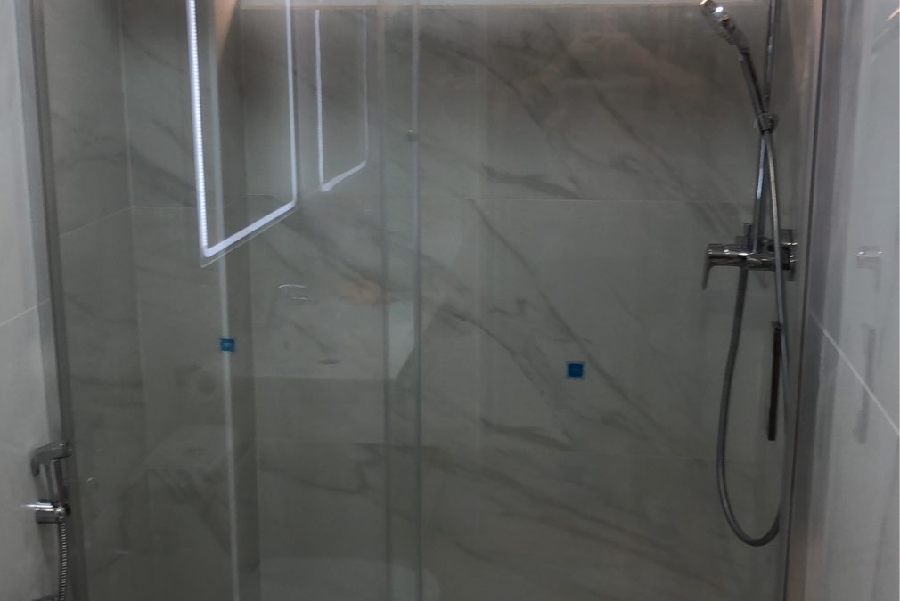 REFORMA BAÑO CON ELECTRICIDAD Y FONTANERIA